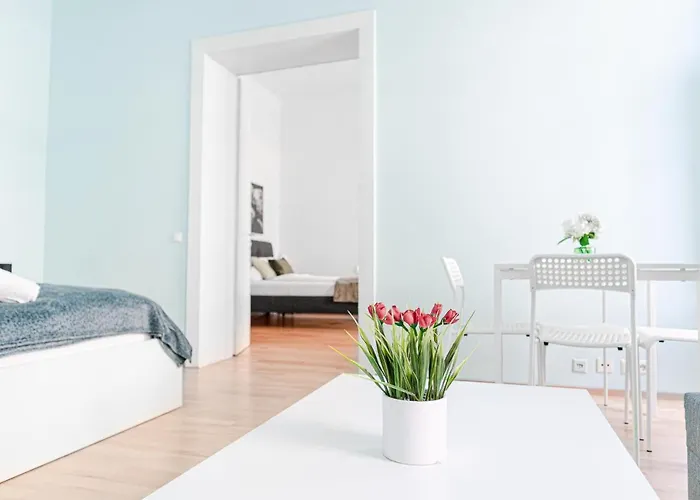 Апартаменти Modern 2br Apt. Perfect For Long And Short