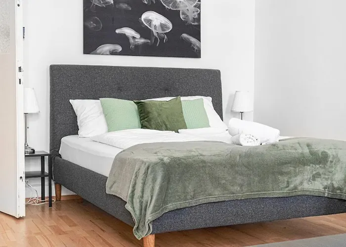 Апартаменти Modern 2br Apt. Perfect For Long And Short