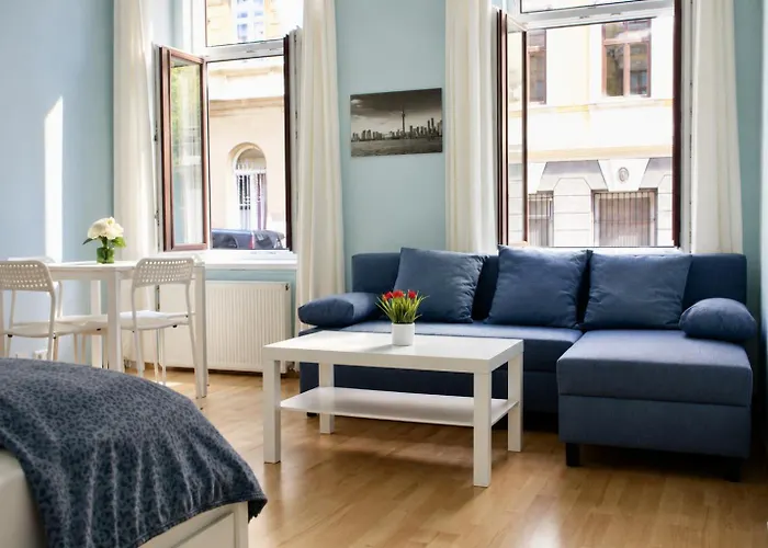 Апартаменти Modern 2br Apt. Perfect For Long And Short