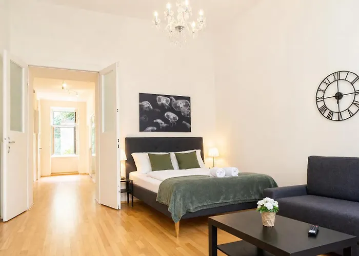 Modern 2br Apt. Perfect For Long And Short