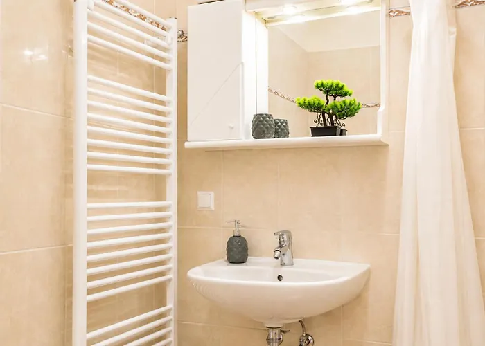 Modern 2br Apt. Perfect For Long And Short Апартаменти